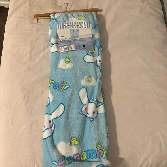 Cinnamon Roll Silk Touch Throw Blanket - Picture 1 of 1